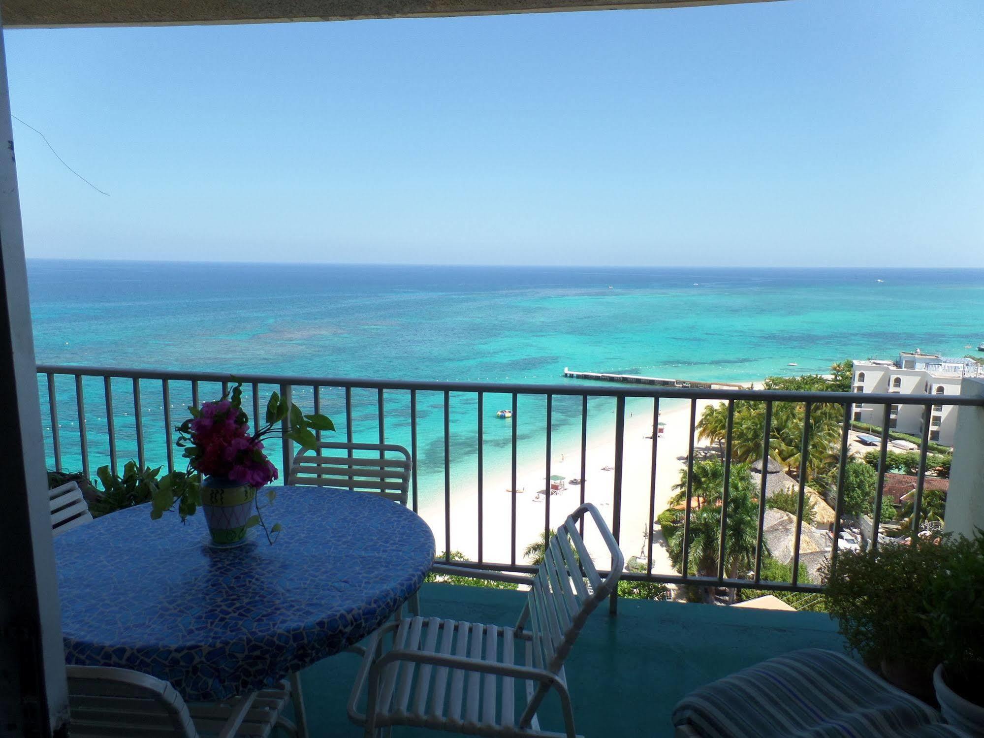 Beach Condos -Montego Bay Club Beach Resort Eksteriør bilde